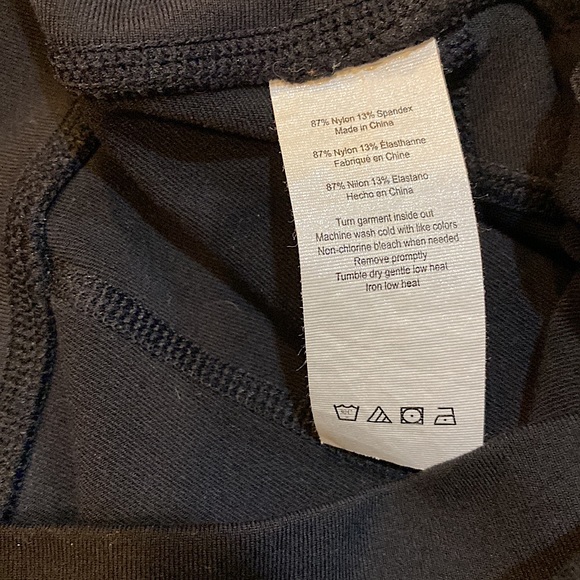 Alo Yoga Block High Waist Leggings Size Medium- EUC - Picture 9 of 9